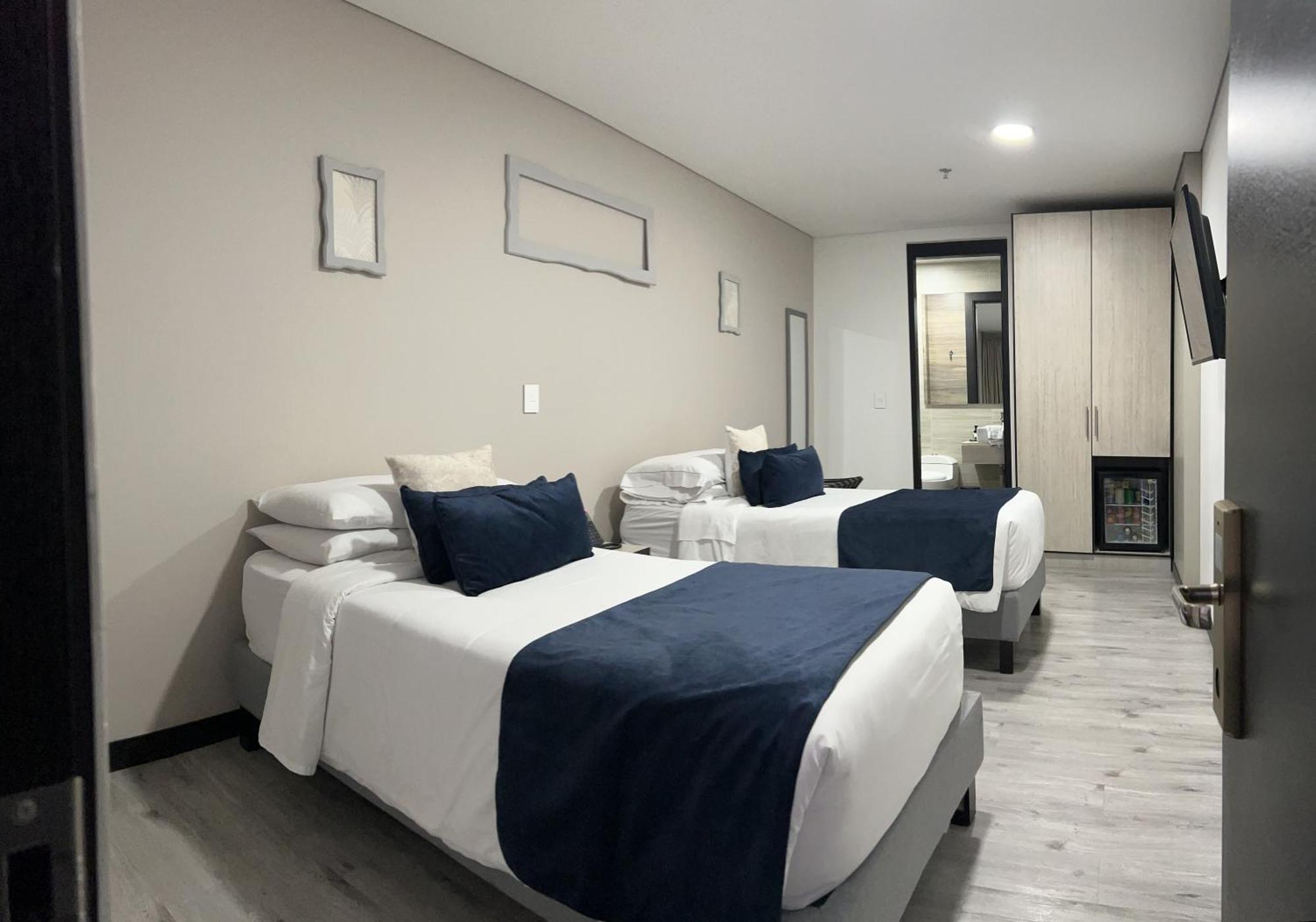 Hotel Wlh Silver Corferias Богота Екстериор снимка
