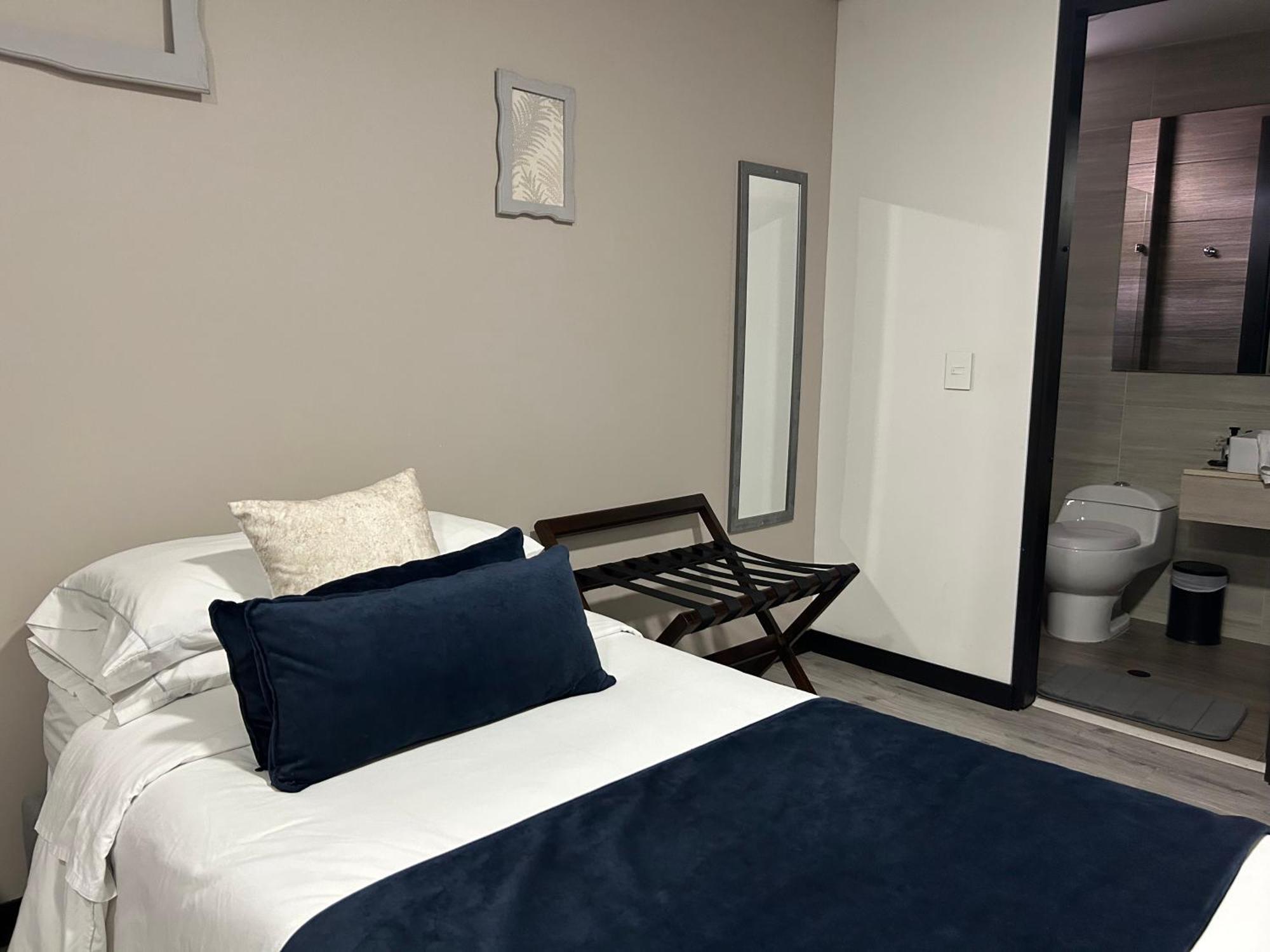 Hotel Wlh Silver Corferias Богота Екстериор снимка