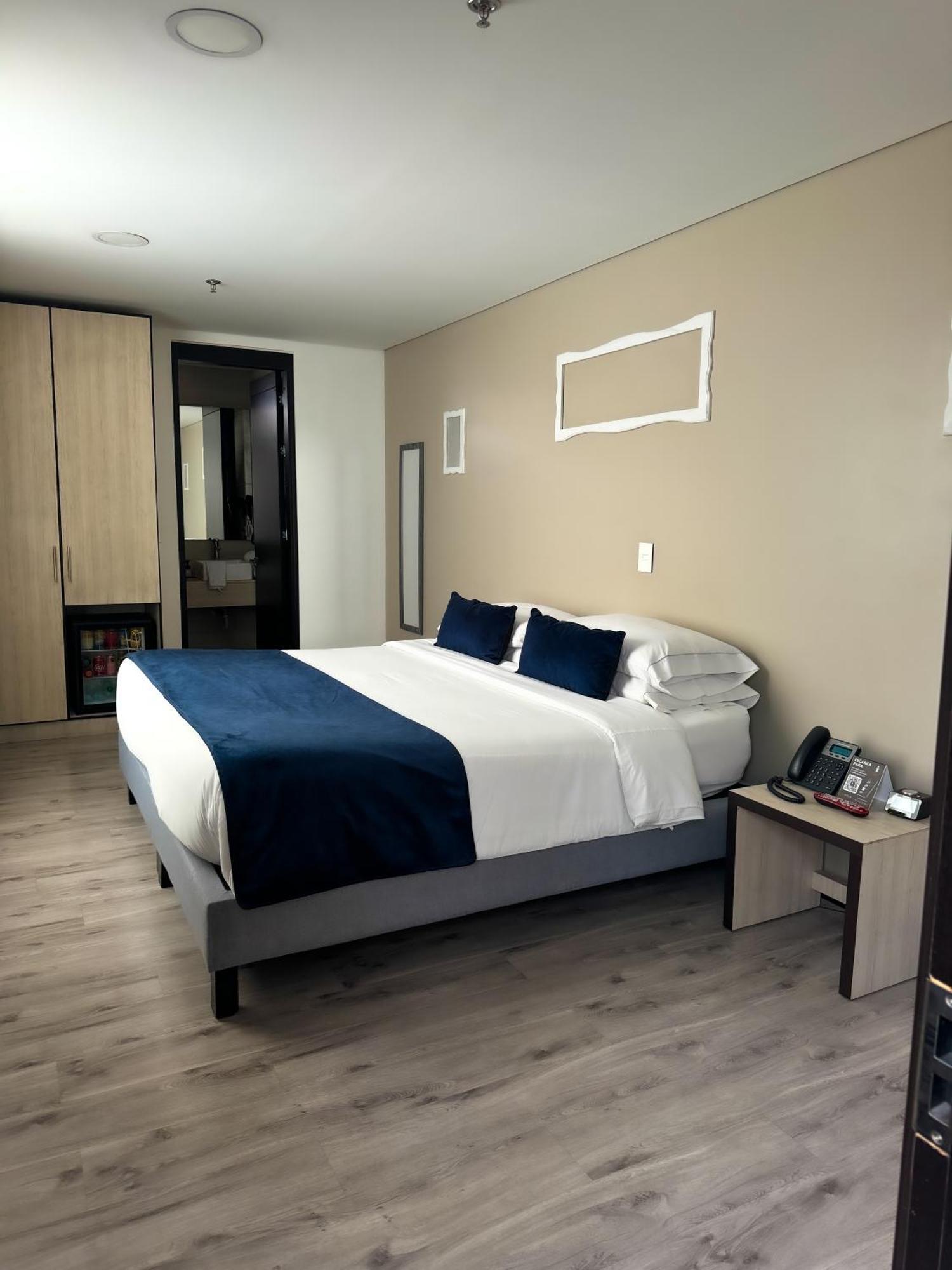 Hotel Wlh Silver Corferias Богота Екстериор снимка
