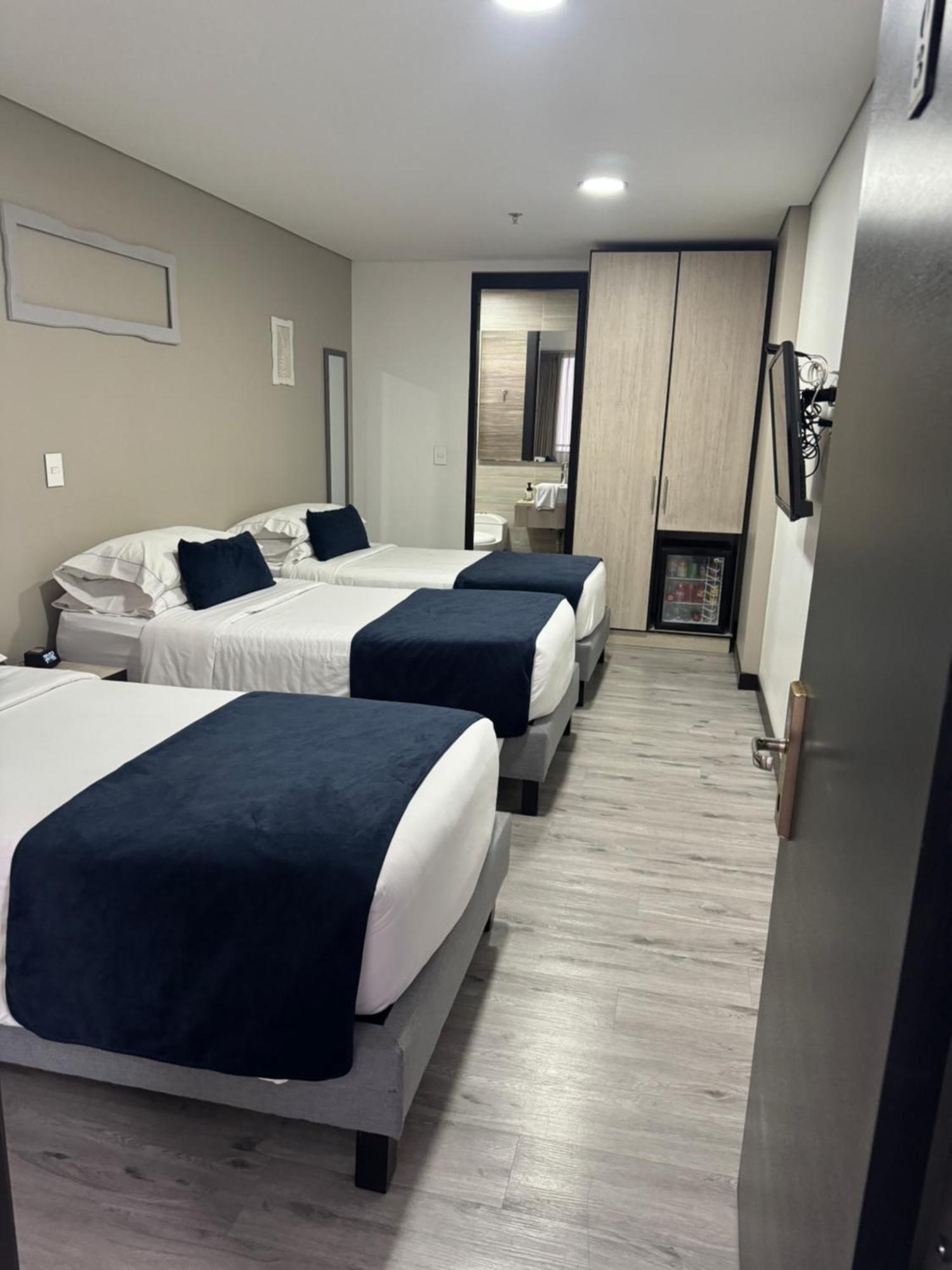Hotel Wlh Silver Corferias Богота Екстериор снимка