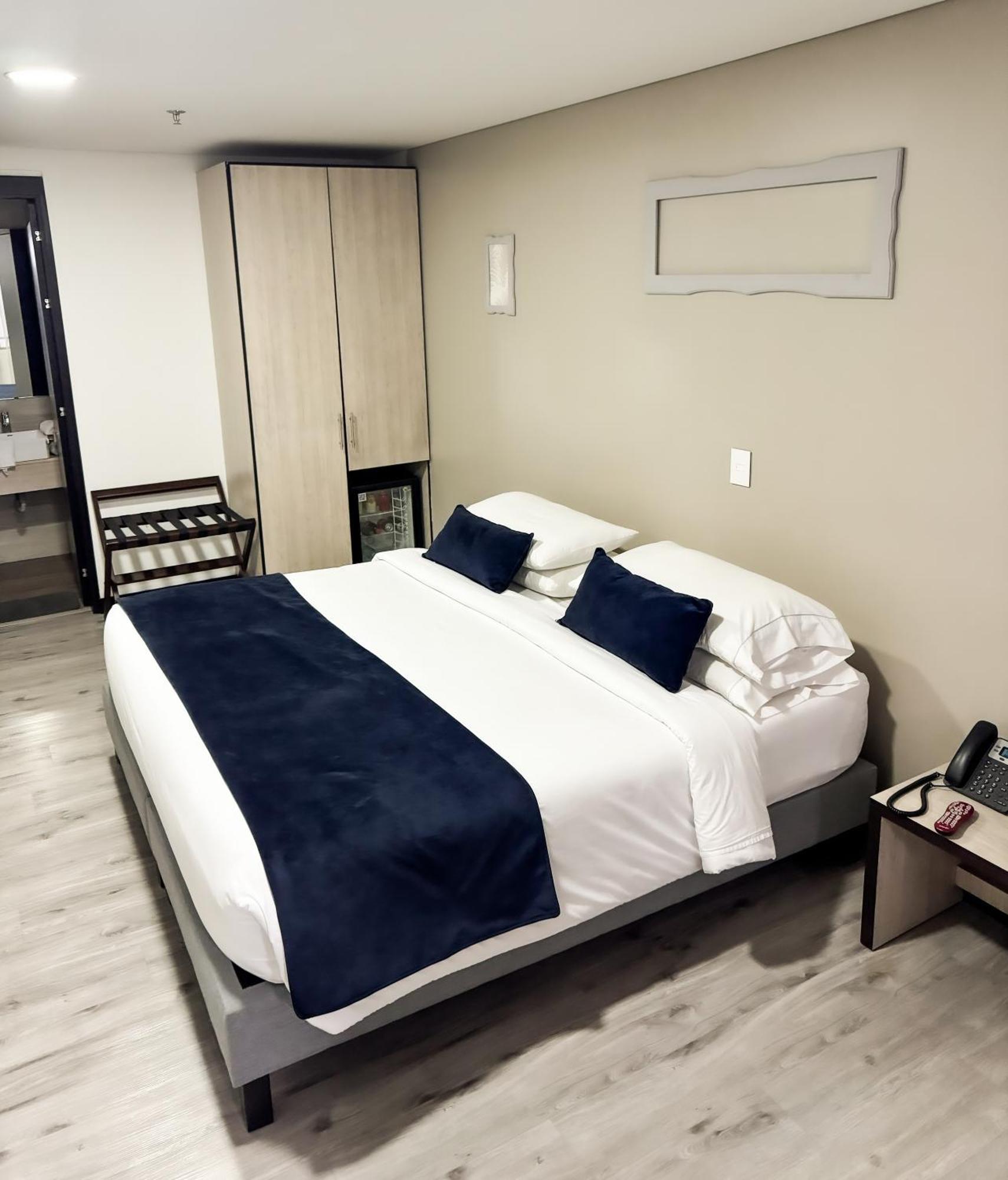 Hotel Wlh Silver Corferias Богота Екстериор снимка