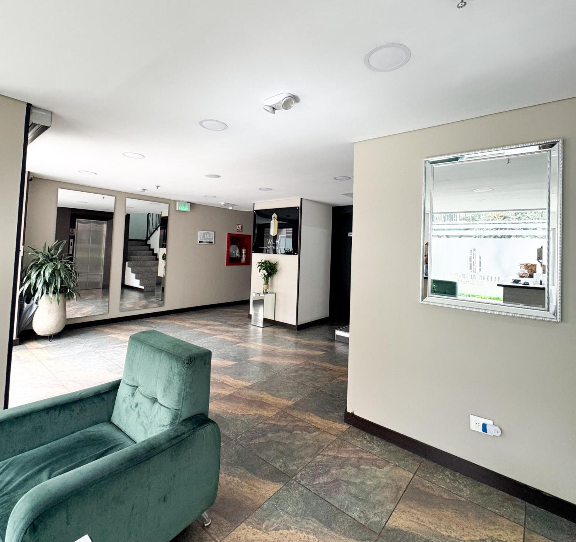 Hotel Wlh Silver Corferias Богота Екстериор снимка