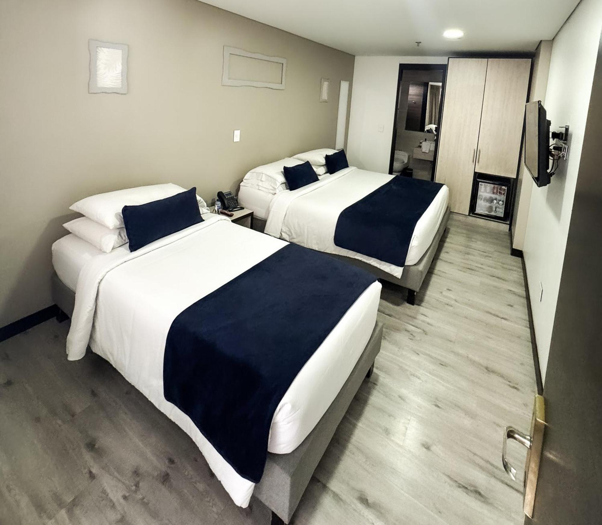 Hotel Wlh Silver Corferias Богота Екстериор снимка