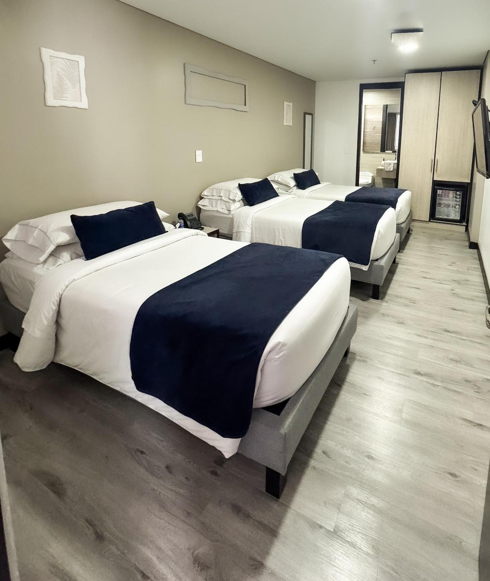 Hotel Wlh Silver Corferias Богота Екстериор снимка