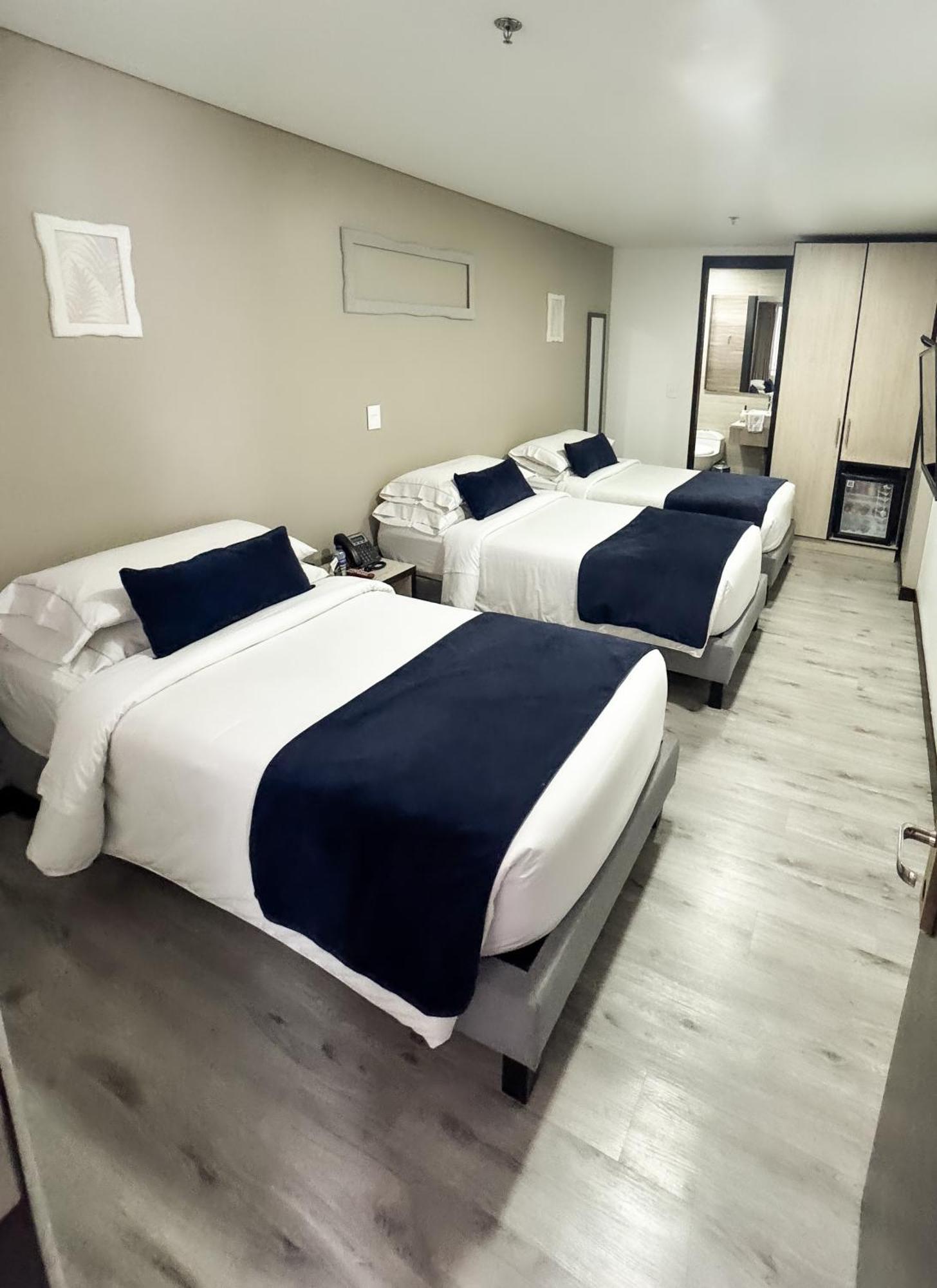 Hotel Wlh Silver Corferias Богота Екстериор снимка