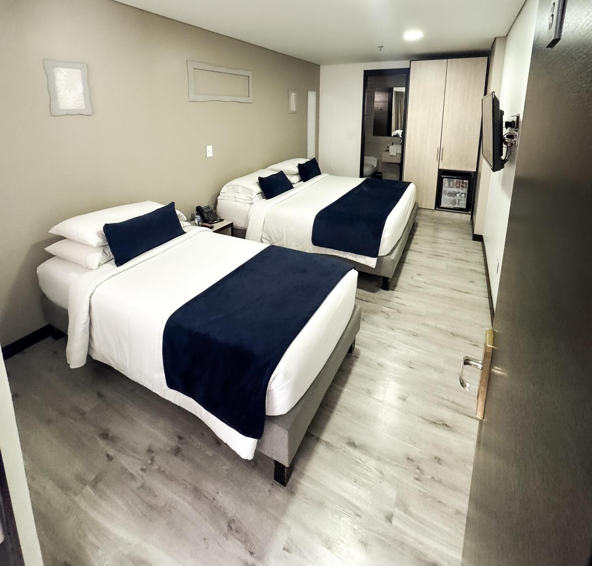 Hotel Wlh Silver Corferias Богота Екстериор снимка