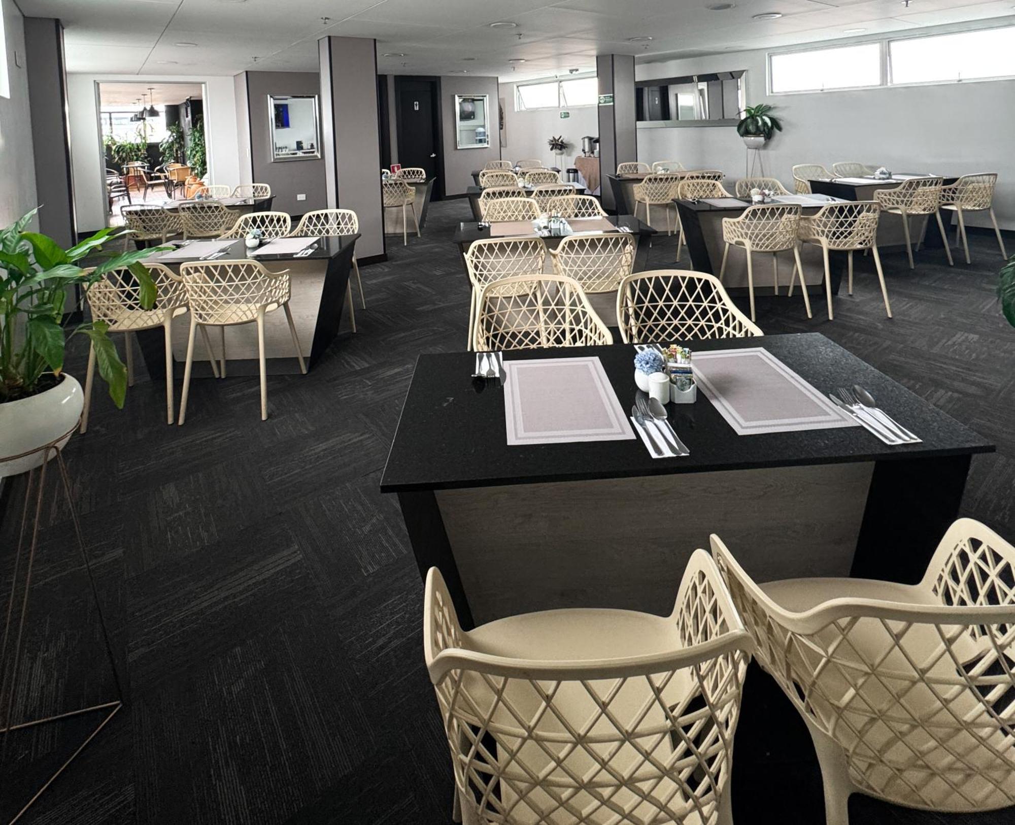 Hotel Wlh Silver Corferias Богота Екстериор снимка